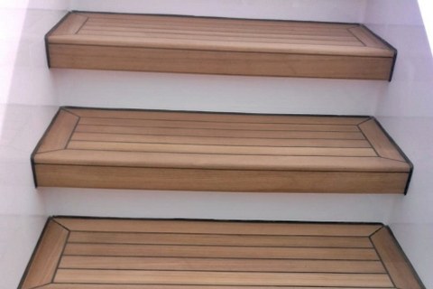 Yacht stairs in teak by Duca Solutions
