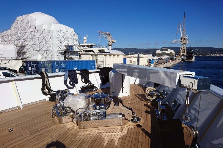 Motor yacht teak deck details by Duca Solutions